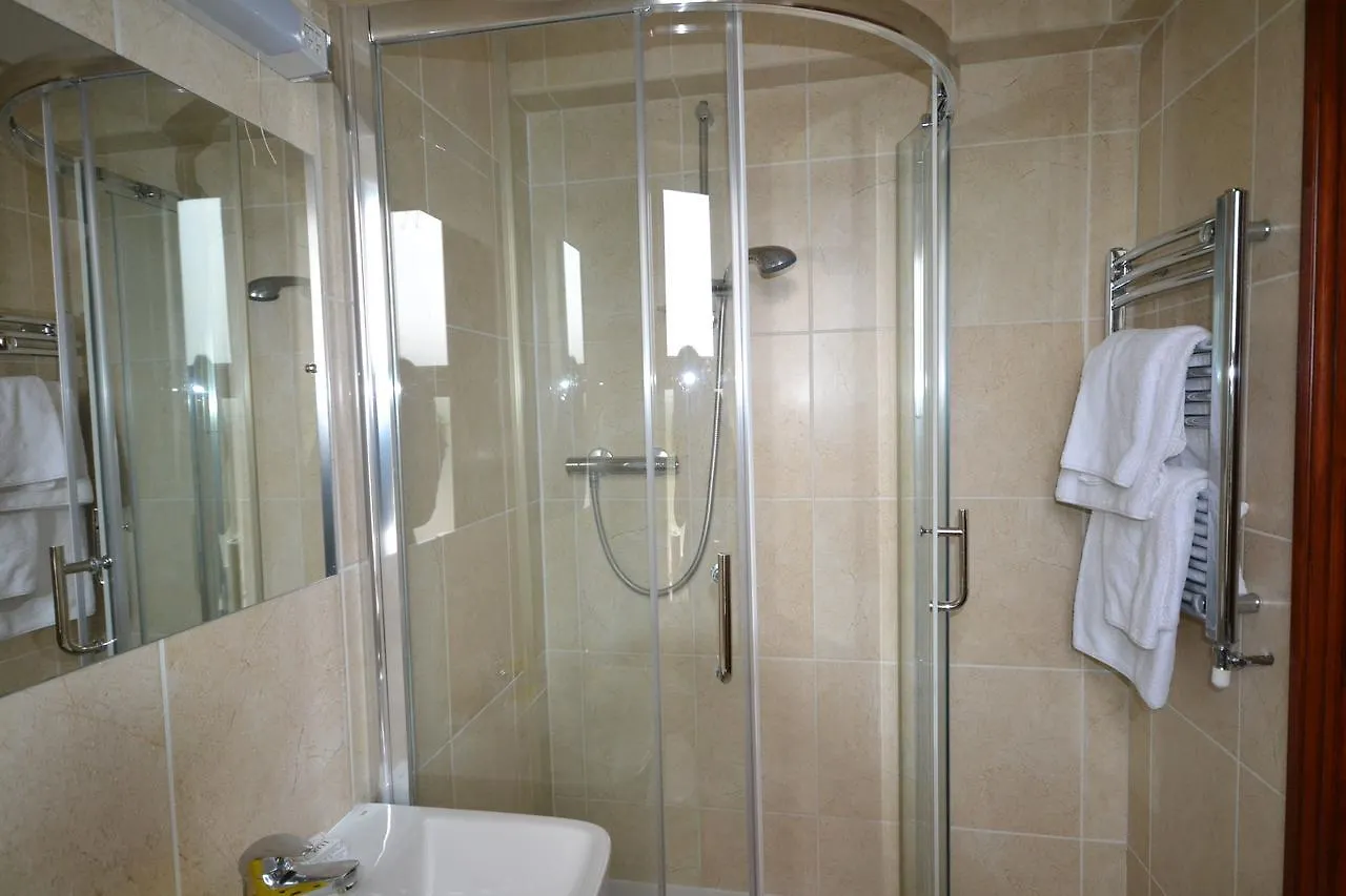 Airport Guest House Slough
