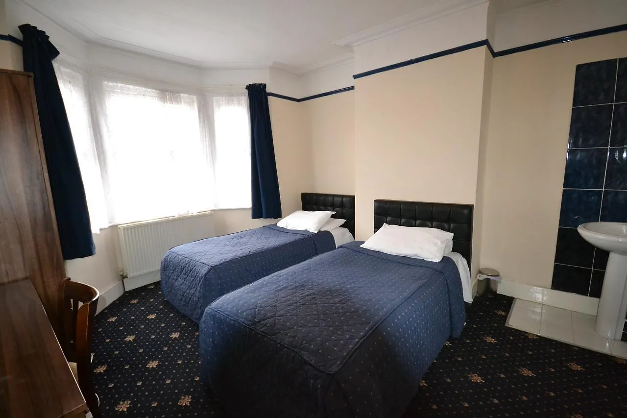Airport Guest House Slough 2*,