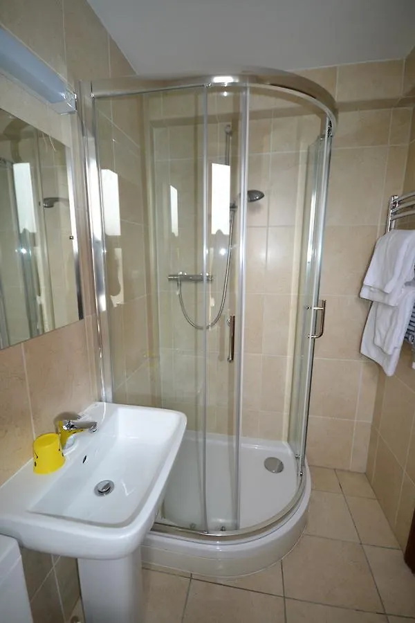**  Airport Guest House Slough United Kingdom