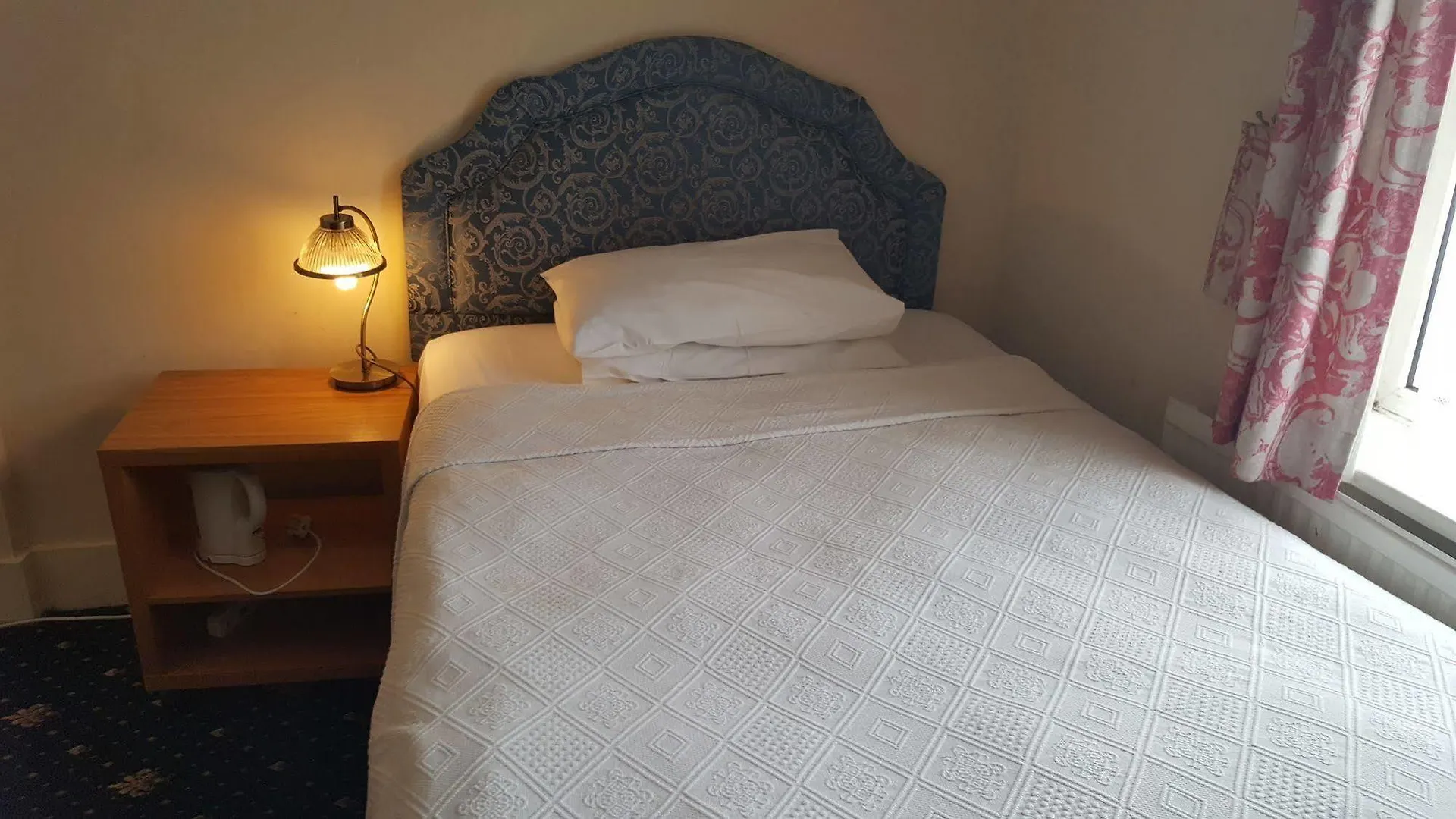 Airport Guest House Slough